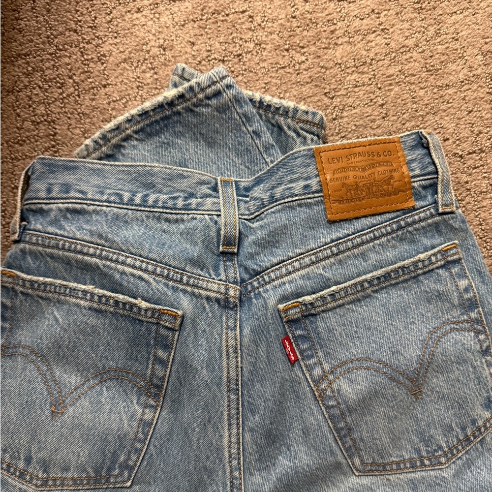Levi's Light Blue Distressed Wedgie Jeans - Picture 4 of 4